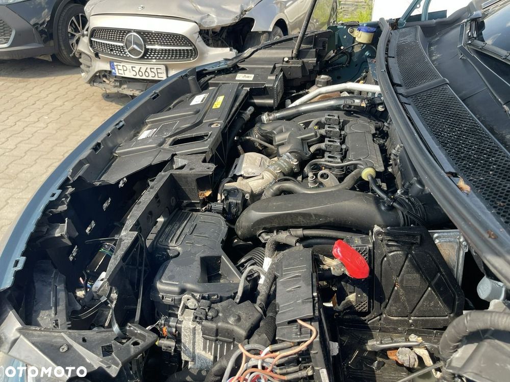 Peugeot 5008 THP 165 EAT6 Allure - 16