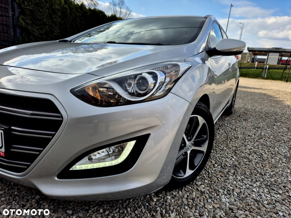 Hyundai i30 blue Kombi 1.6 GDi Passion - 11