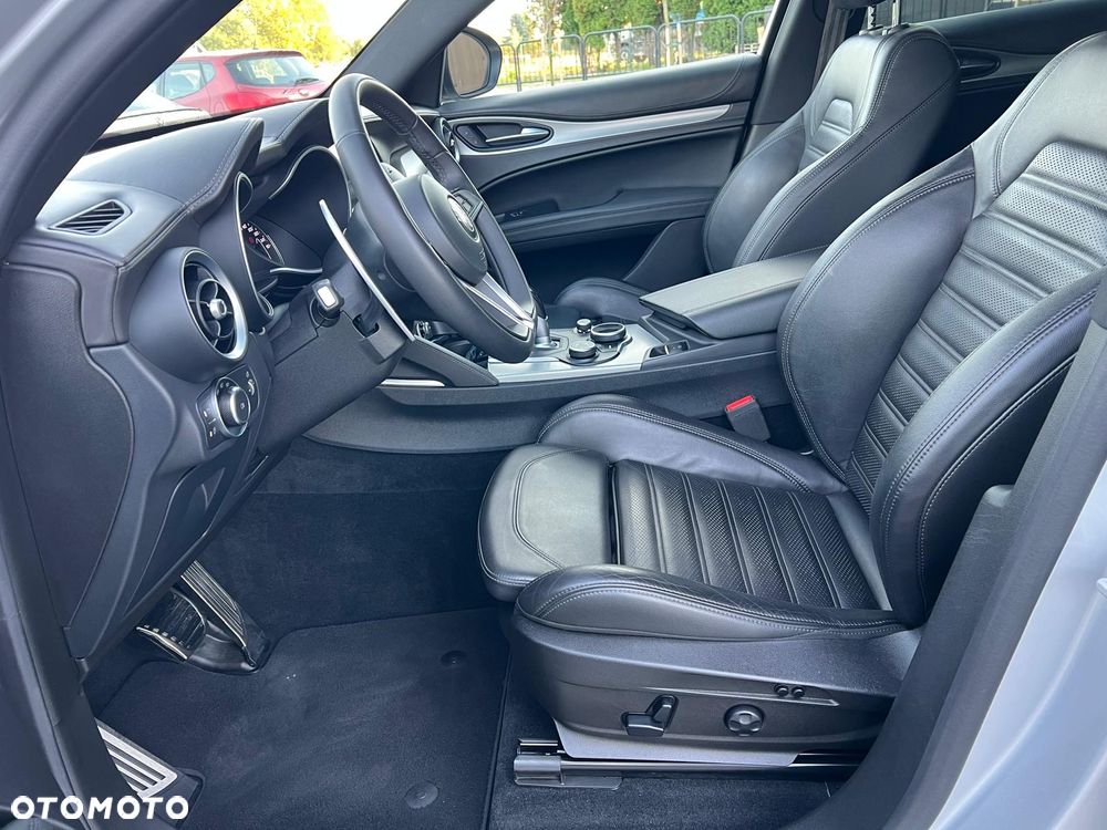 Alfa Romeo Stelvio 2.0 Turbo 16V AT8-Q4 Veloce - 17