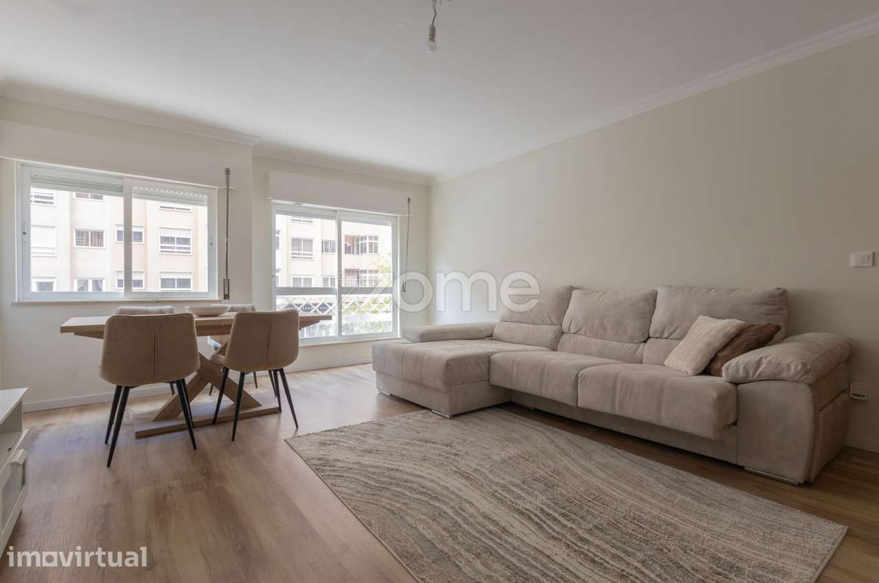 Apartamento T3 com Lareira e Luz Natural na Avenida de Fitares - Grande imagem: 4/41