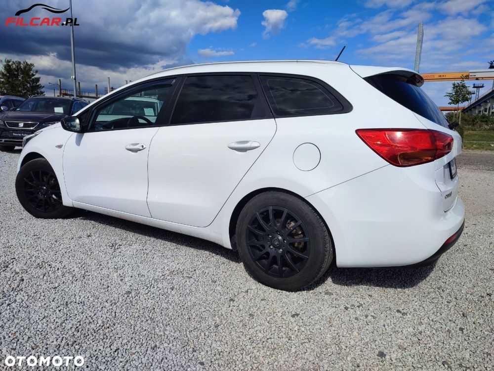 Kia Ceed - 21