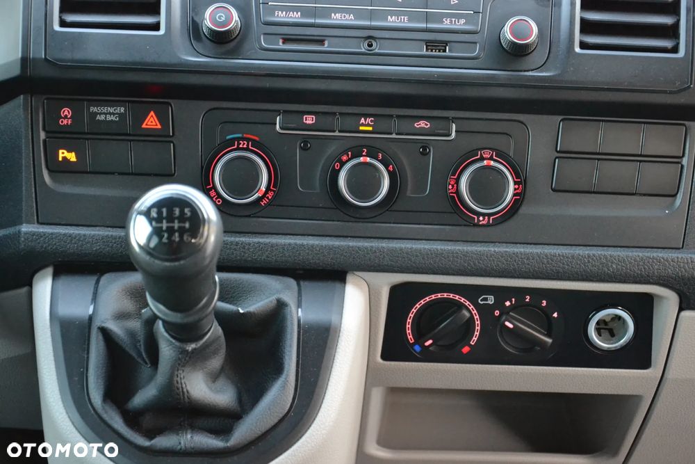 Volkswagen Transporter Caravelle Kurz Comfortline - 19