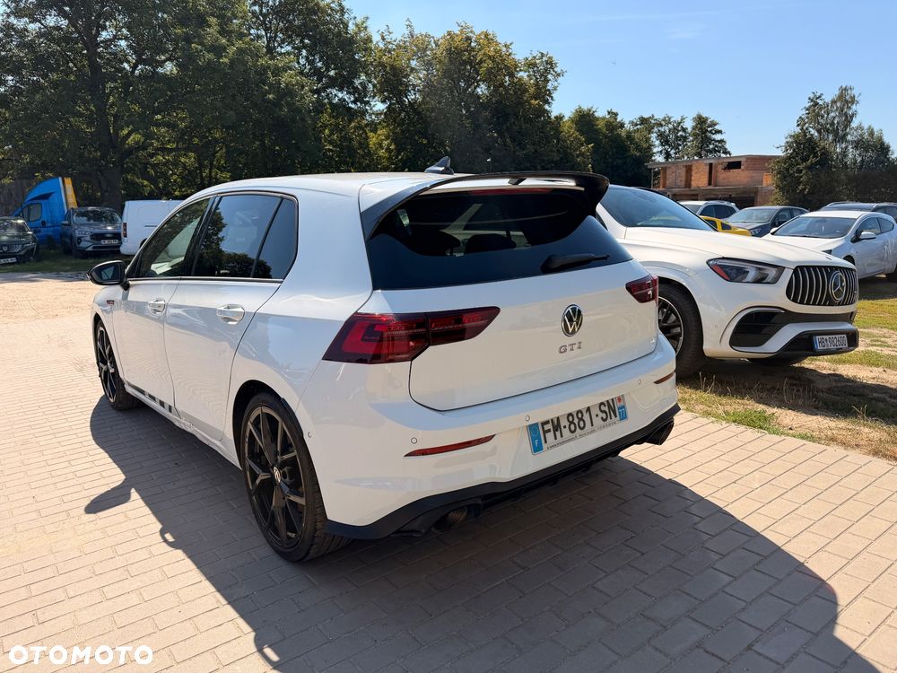 Volkswagen Golf - 11