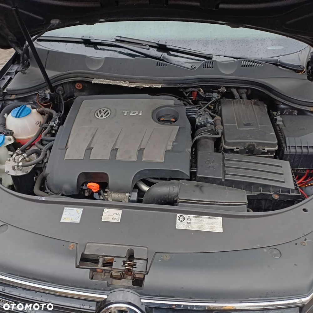 Volkswagen Passat 1.6 TDI BlueMotion - 24