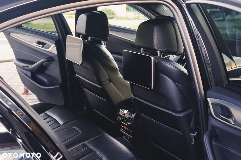 BMW Seria 5 540i xDrive M Sport sport - 9