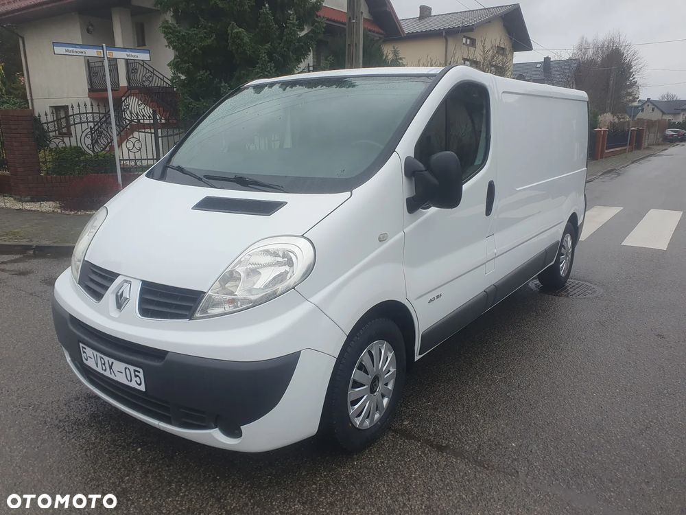 Renault TRAFIC - 2