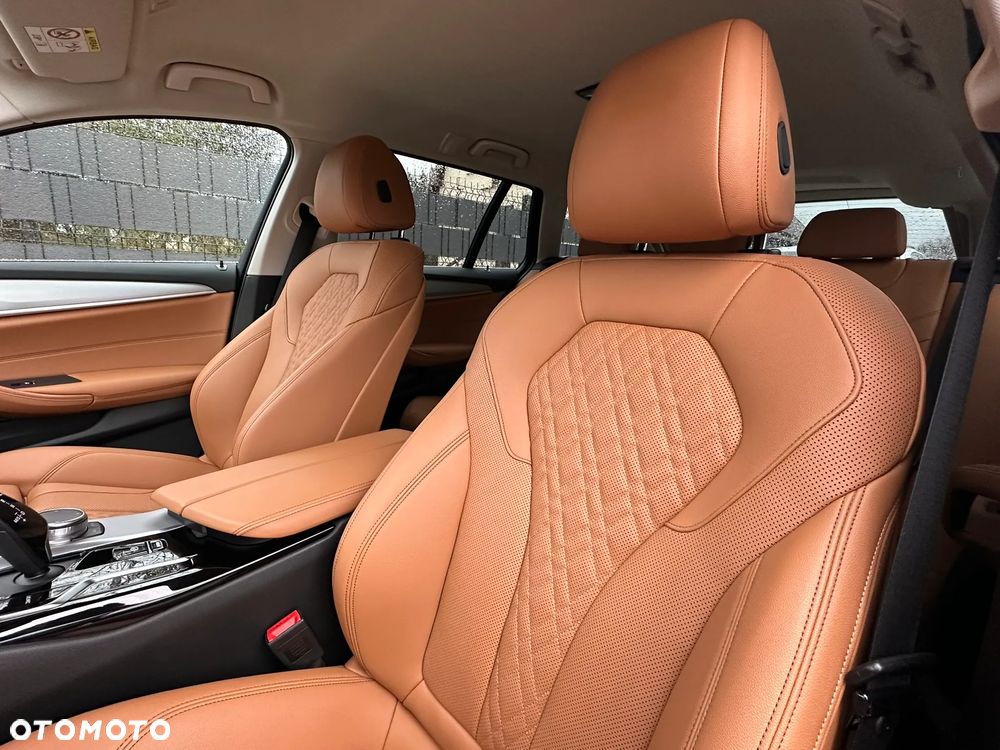 BMW Seria 5 520d xDrive - 18