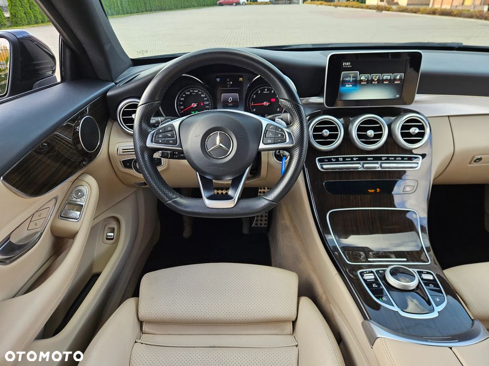 Mercedes-Benz Klasa C 300 9G-TRONIC - 6
