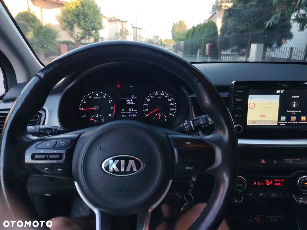 Kia Stonic 1.2 L - 10