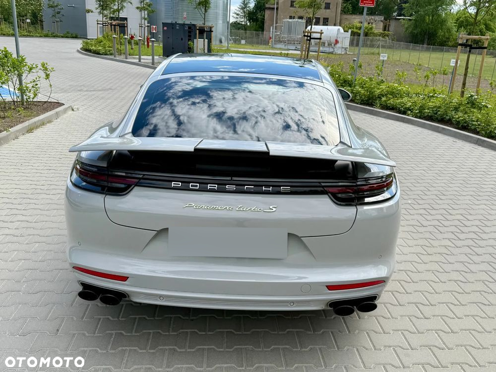 Porsche Panamera Turbo S e-Hybrid - 3
