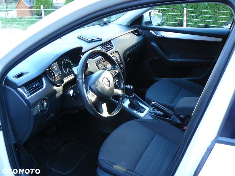 Skoda Octavia 1.6 TDI Elegance DSG - 9