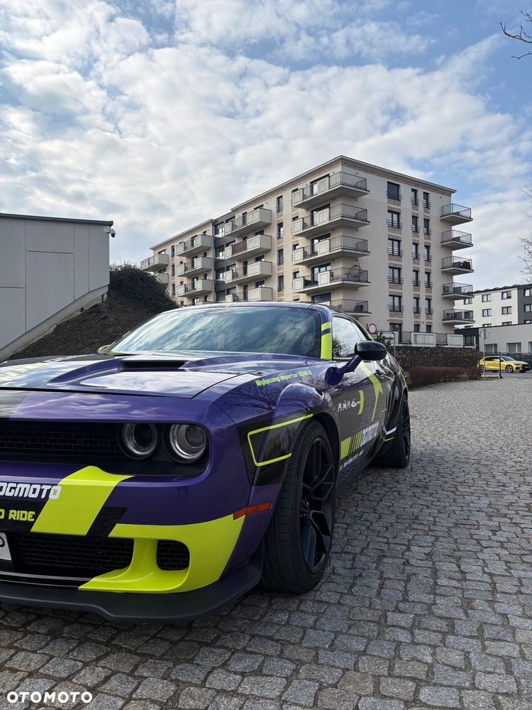 Dodge Challenger 6.1 SRT8 - 7