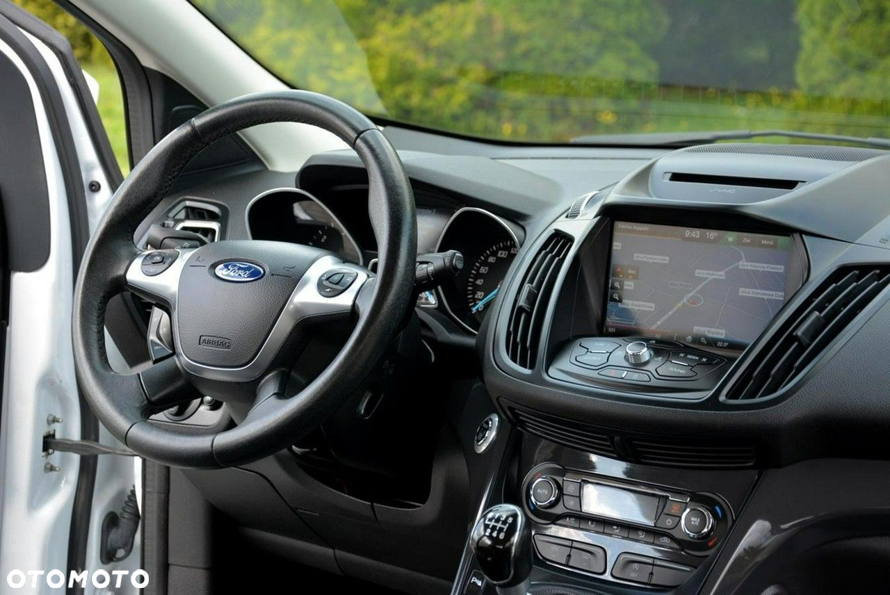 Ford Kuga 2.0 TDCi 2x4 Titanium - 22