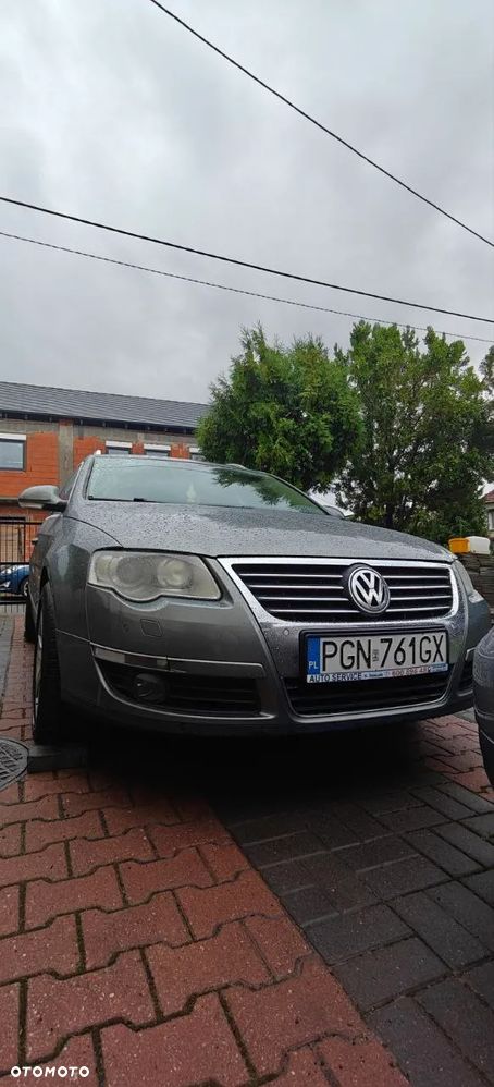 Volkswagen Passat - 1