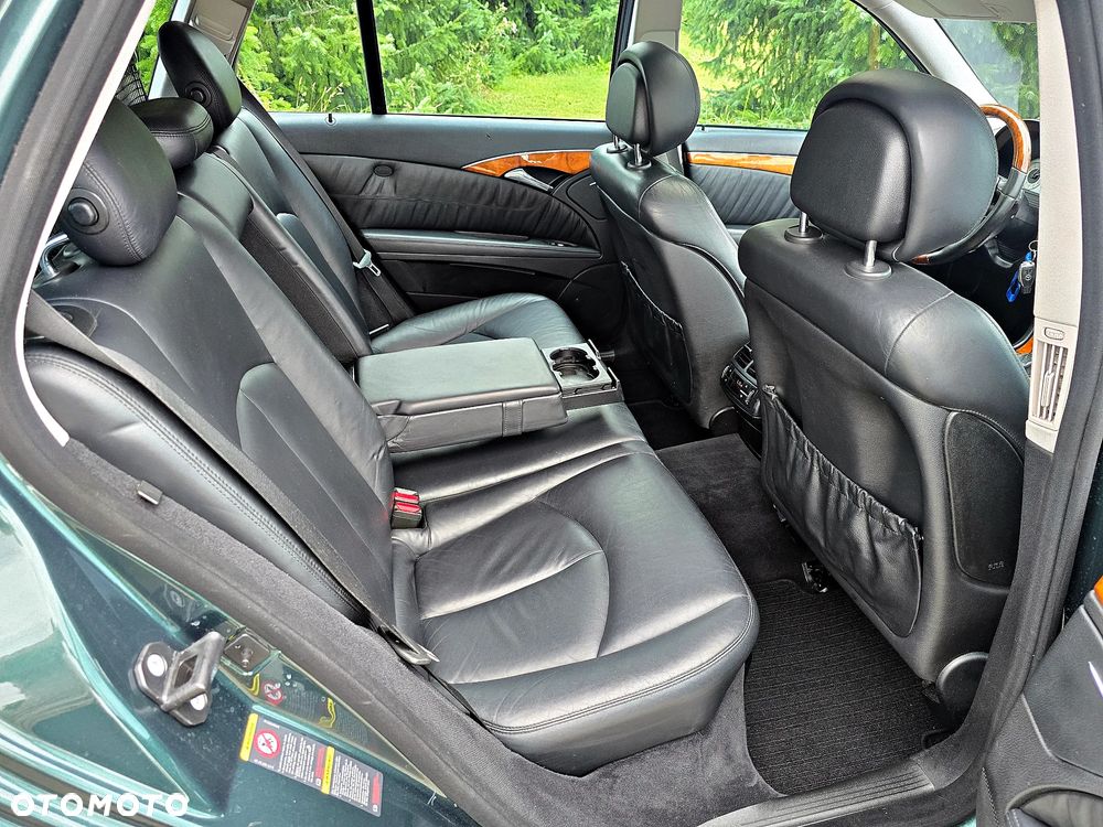 Mercedes-Benz Klasa E 500 4Matic Automatik Avantgarde - 33