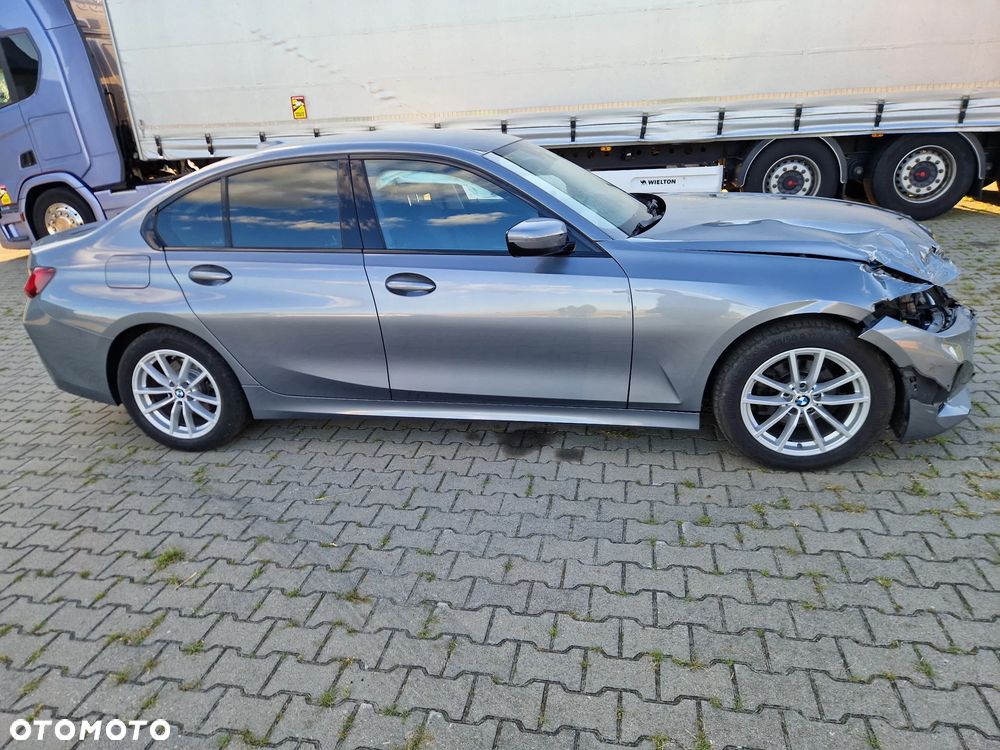 BMW Seria 3 318i - 11