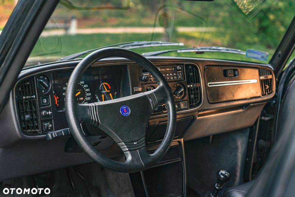 Saab 900 - 12