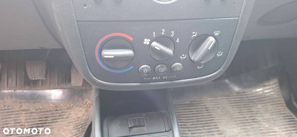 Corsa C na części - 5