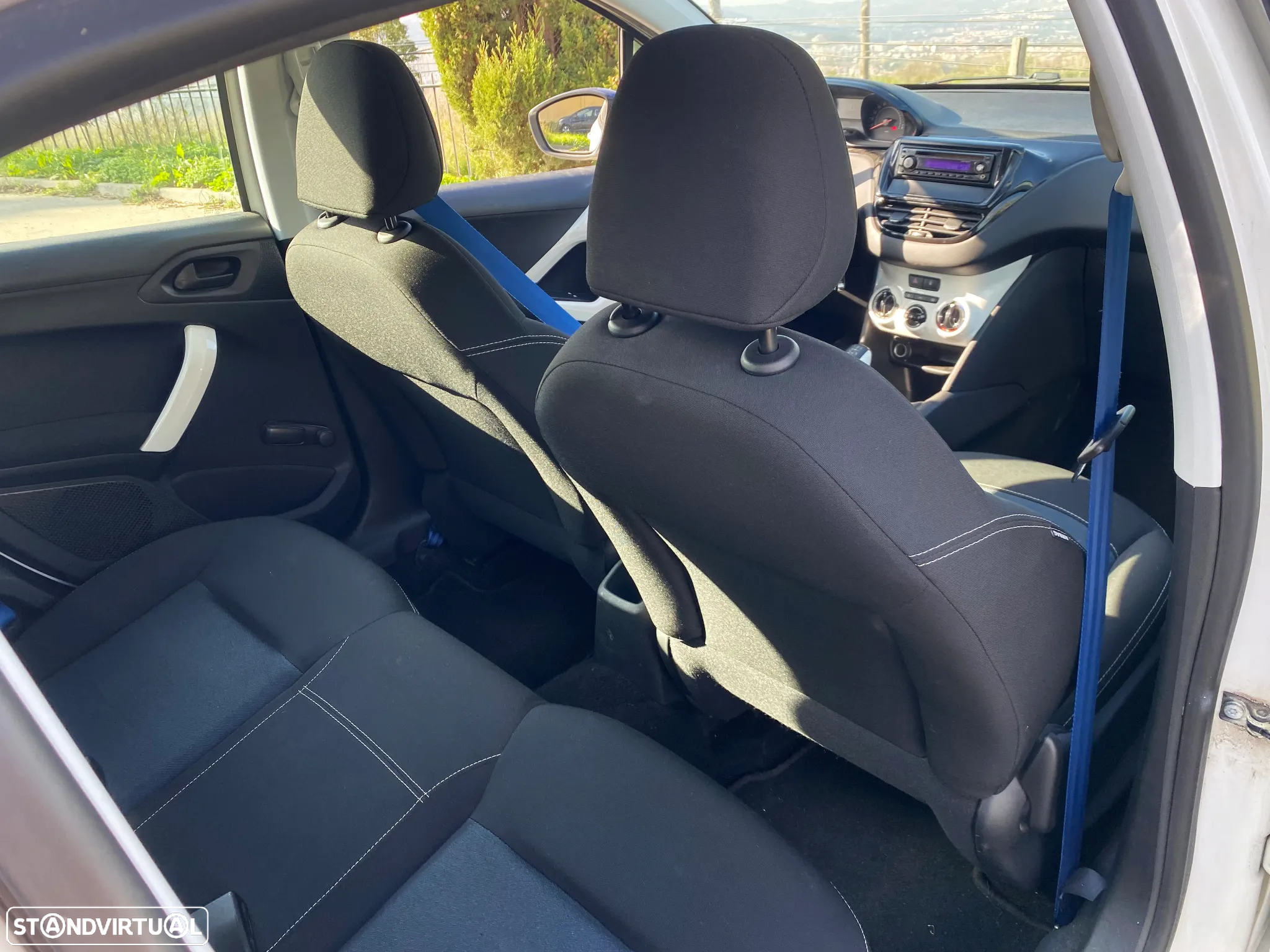 Peugeot 208 - 9