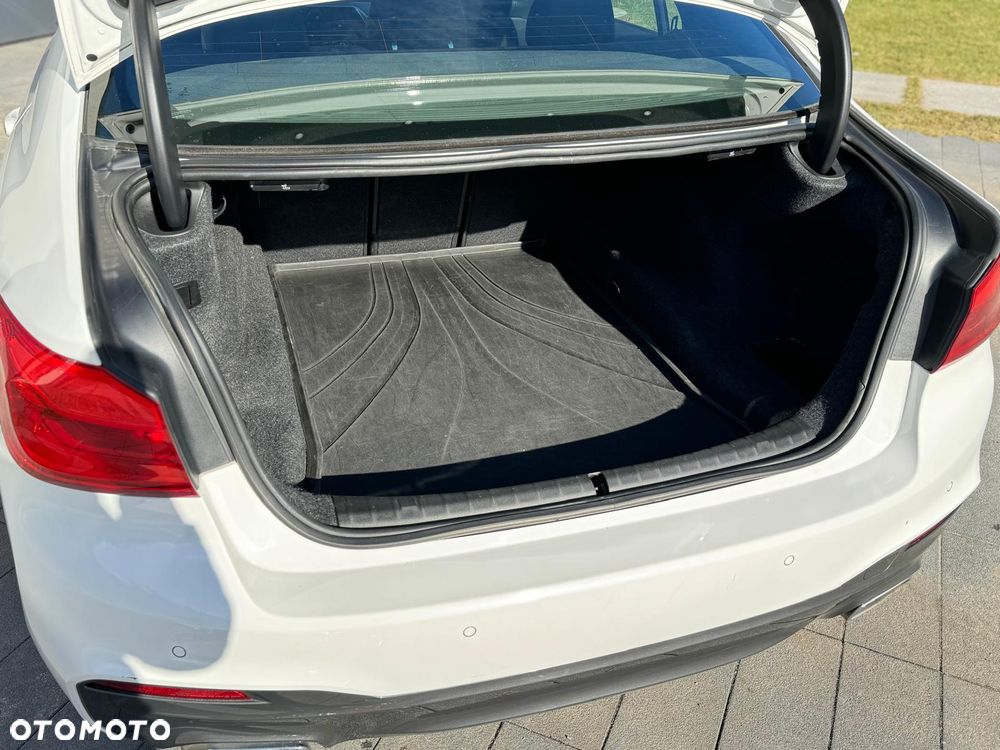 BMW Seria 5 520d M Sport - 10