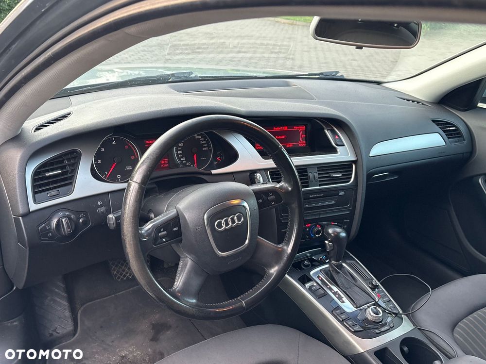 Audi A4 Limousine 2.0 TDI Limited Edition Multitr - 8