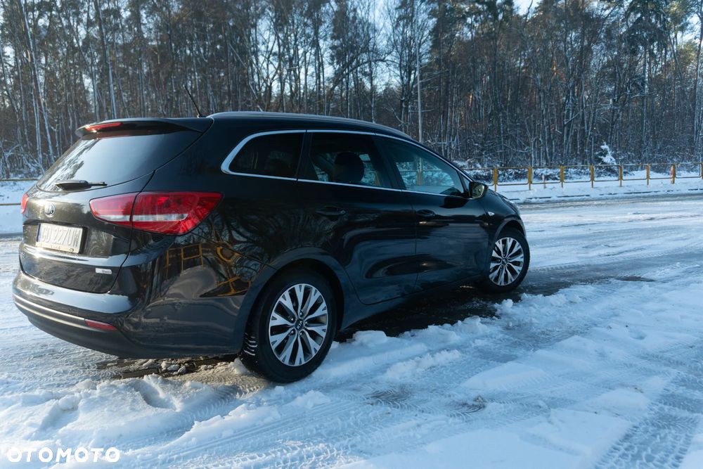 Kia Ceed 1.6 CRDi 136 ISG Spirit - 11