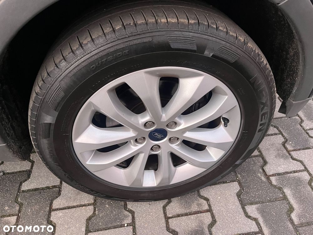 Ford Kuga 2.0 TDCi 2x4 Titanium - 5