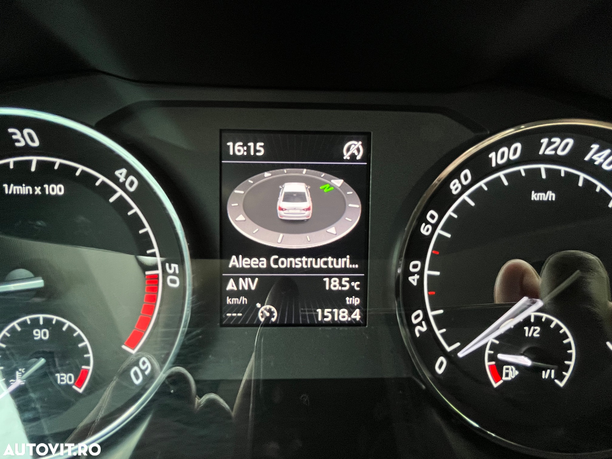 Skoda Superb 2.0 TDI DSG Ambition - 36