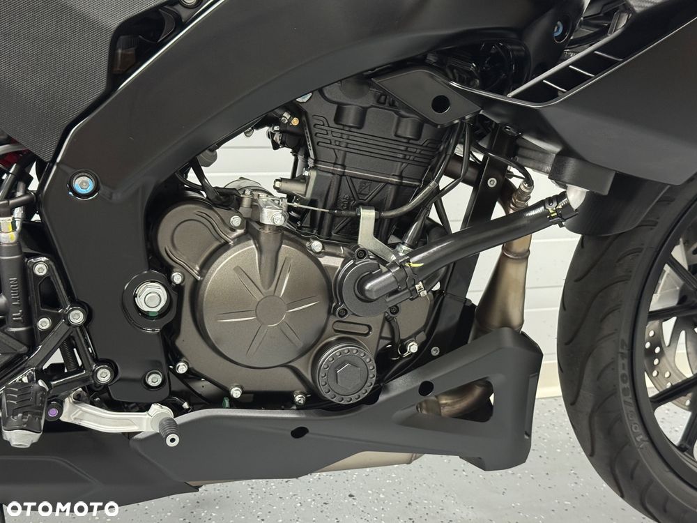 Aprilia Tuono - 8