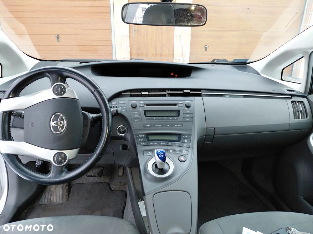 Toyota Prius 1.8 HSD Prestige - 19