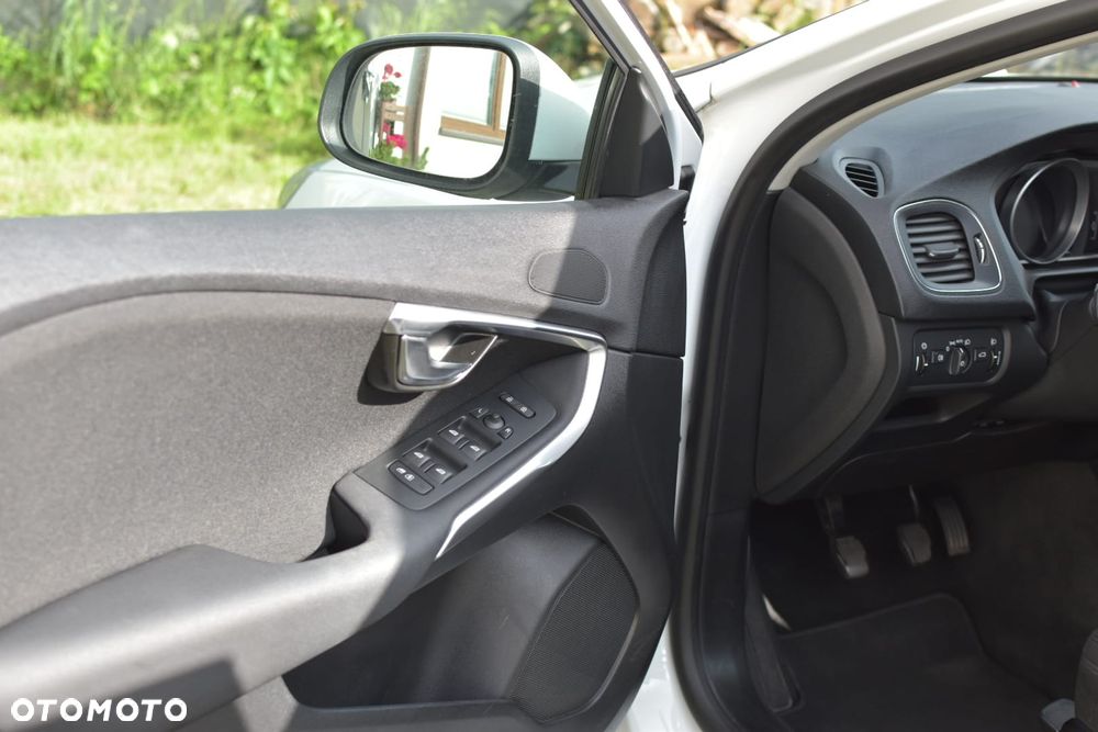 Volvo V40 D2 Momentum - 11