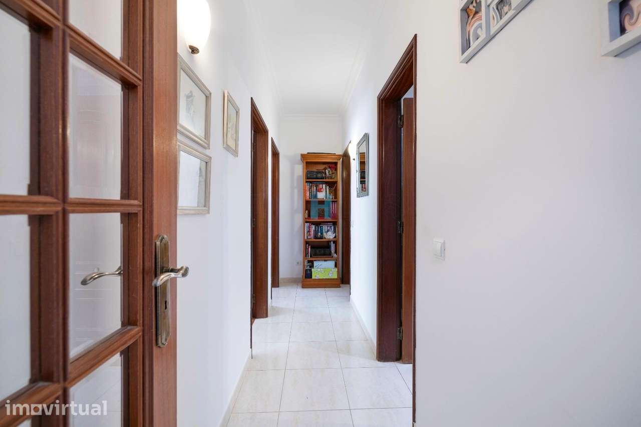 Apartamento T3 com Garagem e Arrecadação em Portimão - Grande imagem: 4/13