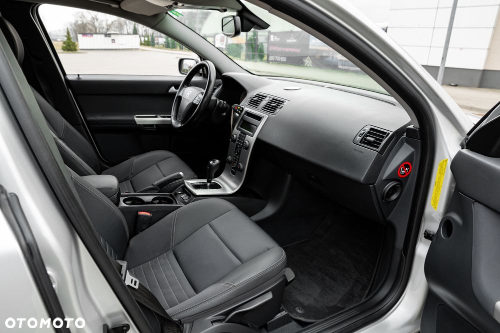 Volvo S40 T5 Momentum - 8