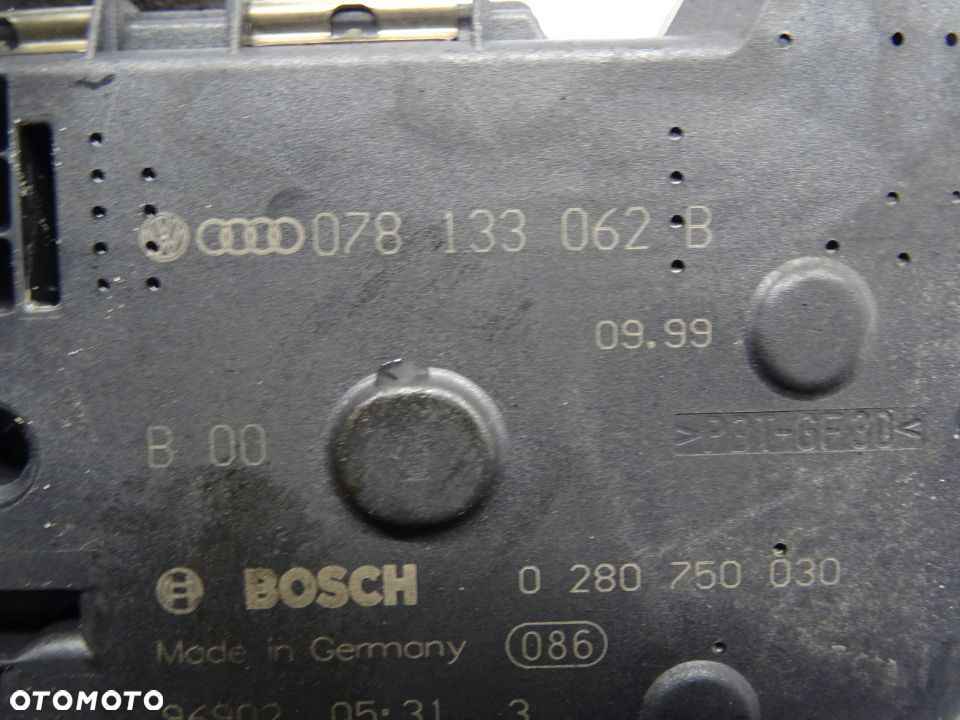 SUPERB / A6 C5 / PASSAT B5 PRZEPUSTNICA 078133062B - 3