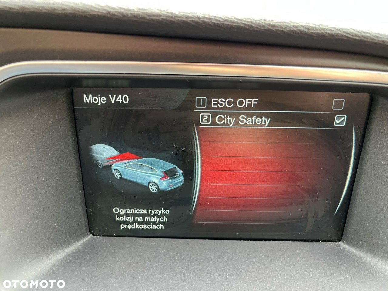 Volvo V40 D2 Momentum - 25