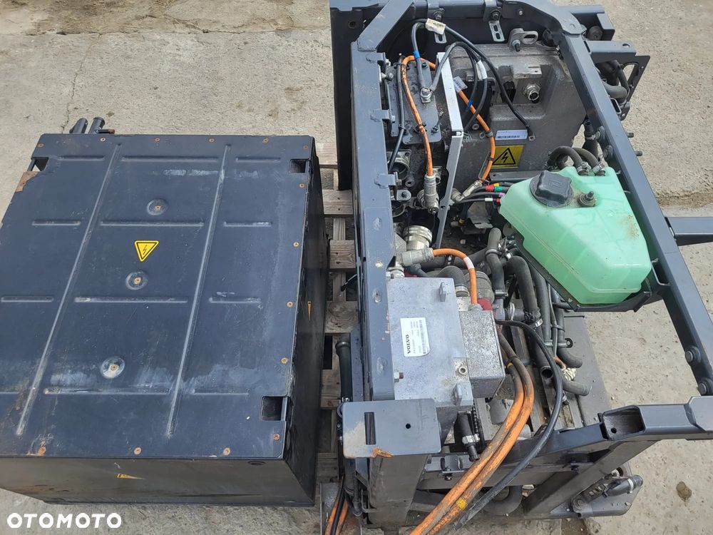 Kompletny system hybrydowy Volvo – akumulator HV, BDU, przetwornica, wiązka, BDU – NOWE - 3