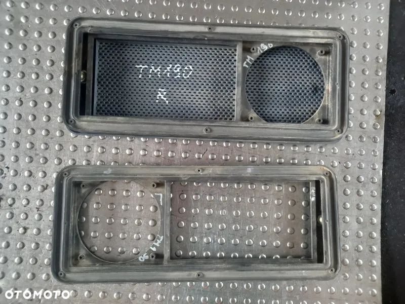 Kratka filtra kabinowego głośnika New Holland TM190 - 2