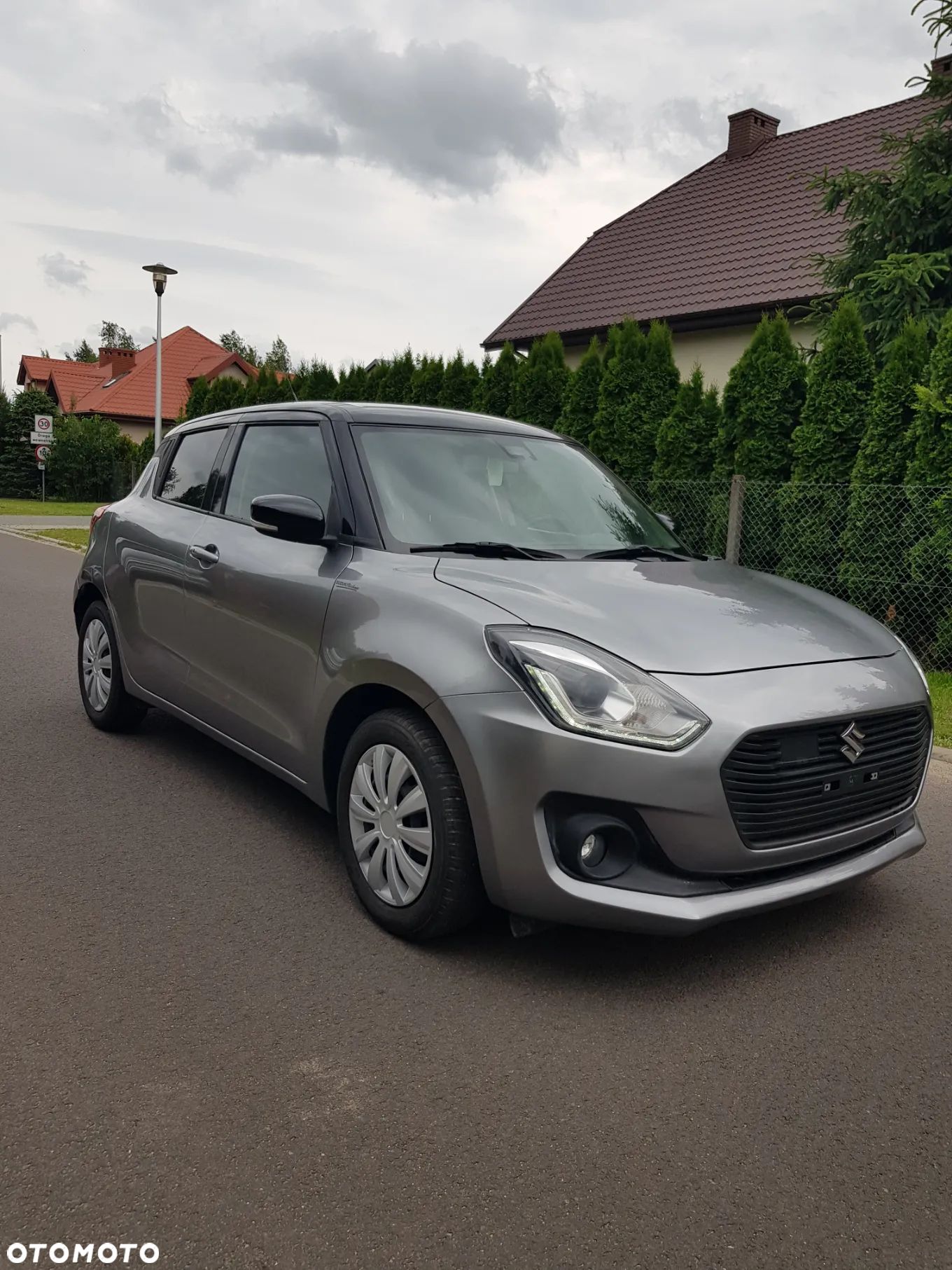 Suzuki Swift 1.0 T SVHS Elegance - 1