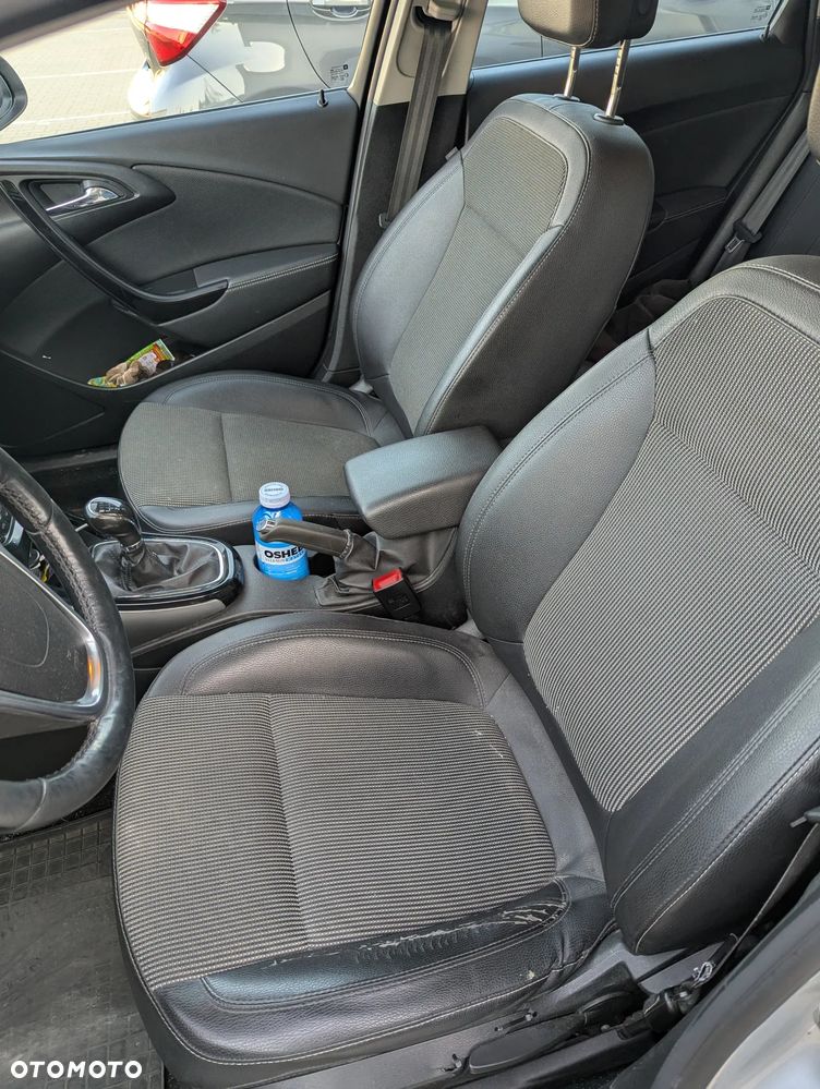 Opel Astra 2.0 CDTI Cosmo - 11