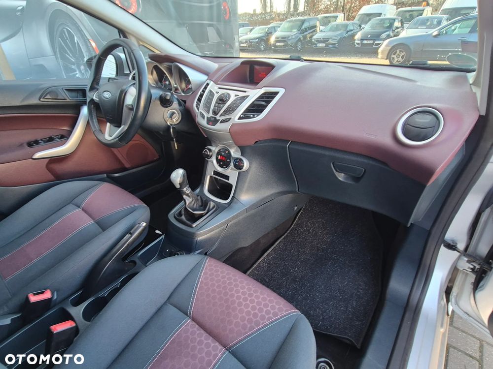 Ford Fiesta 1.4 Titanium - 35