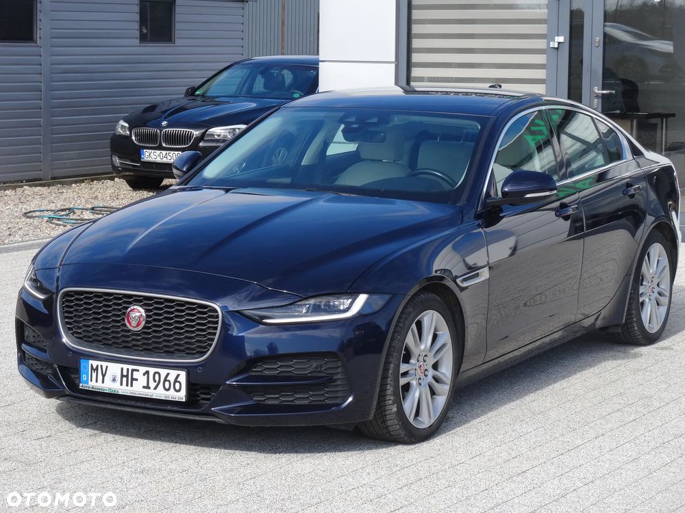 Jaguar XE 2.0 D180 R-Dynamic SE - 5