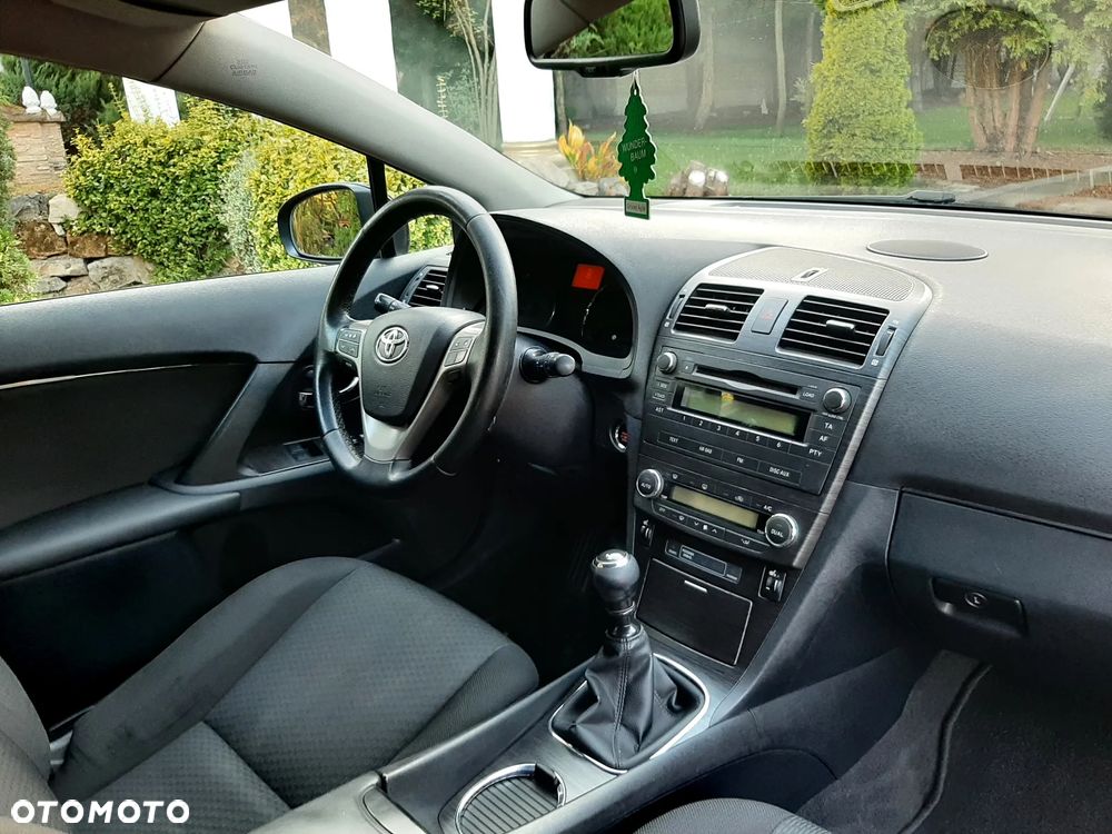 Toyota Avensis - 14