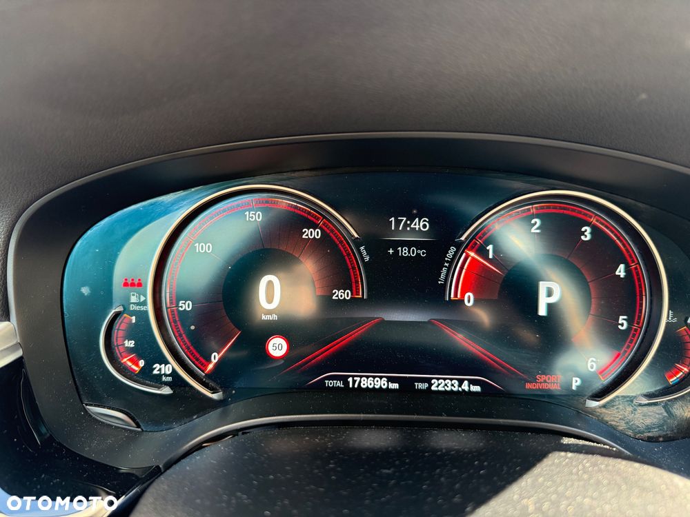 BMW Seria 5 525d Luxury Line - 11