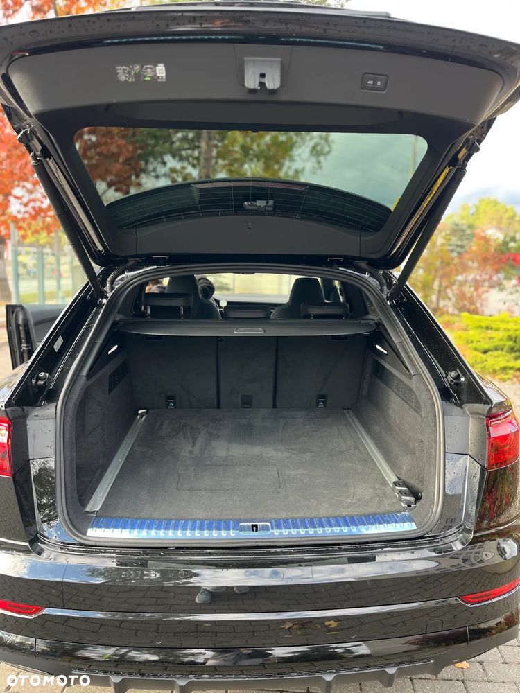 Audi Q8 55 TFSI e Quattro Tiptronic - 11