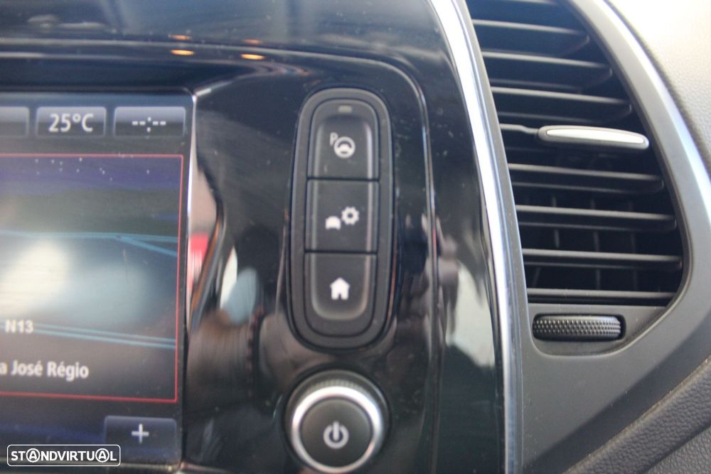 Renault Captur 0.9 TCE Exclusive XMOD - 32