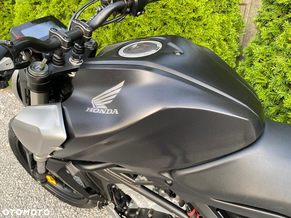 Honda CB - 22
