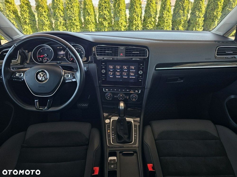 Volkswagen Golf - 29