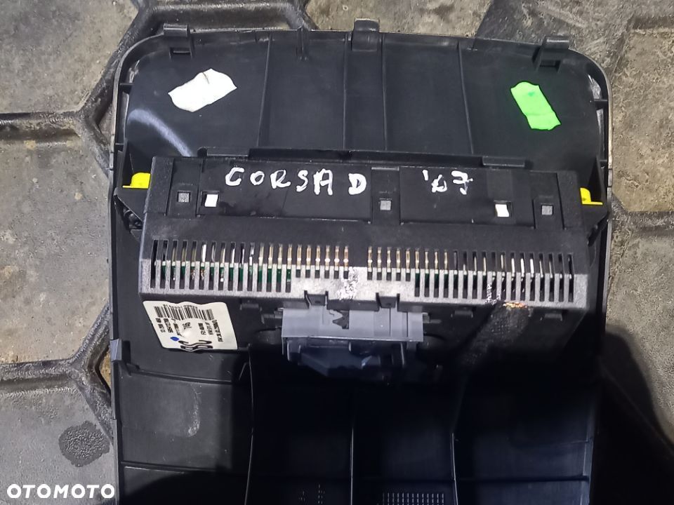 OPEL CORSA D WYŚWIETLACZ 13209460 GM - 3
