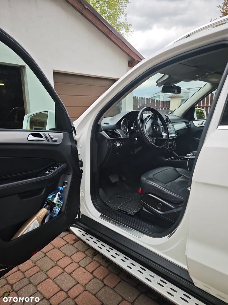 Mercedes-Benz GLE - 22