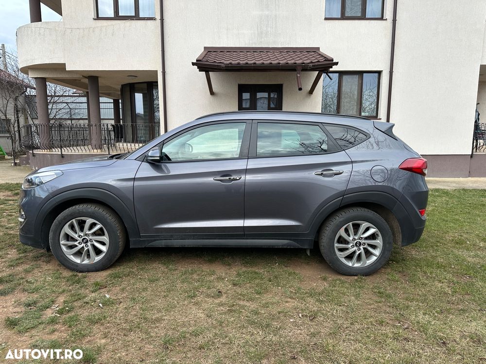Hyundai Tucson blue 1.7 CRDi 2WD Style - 32